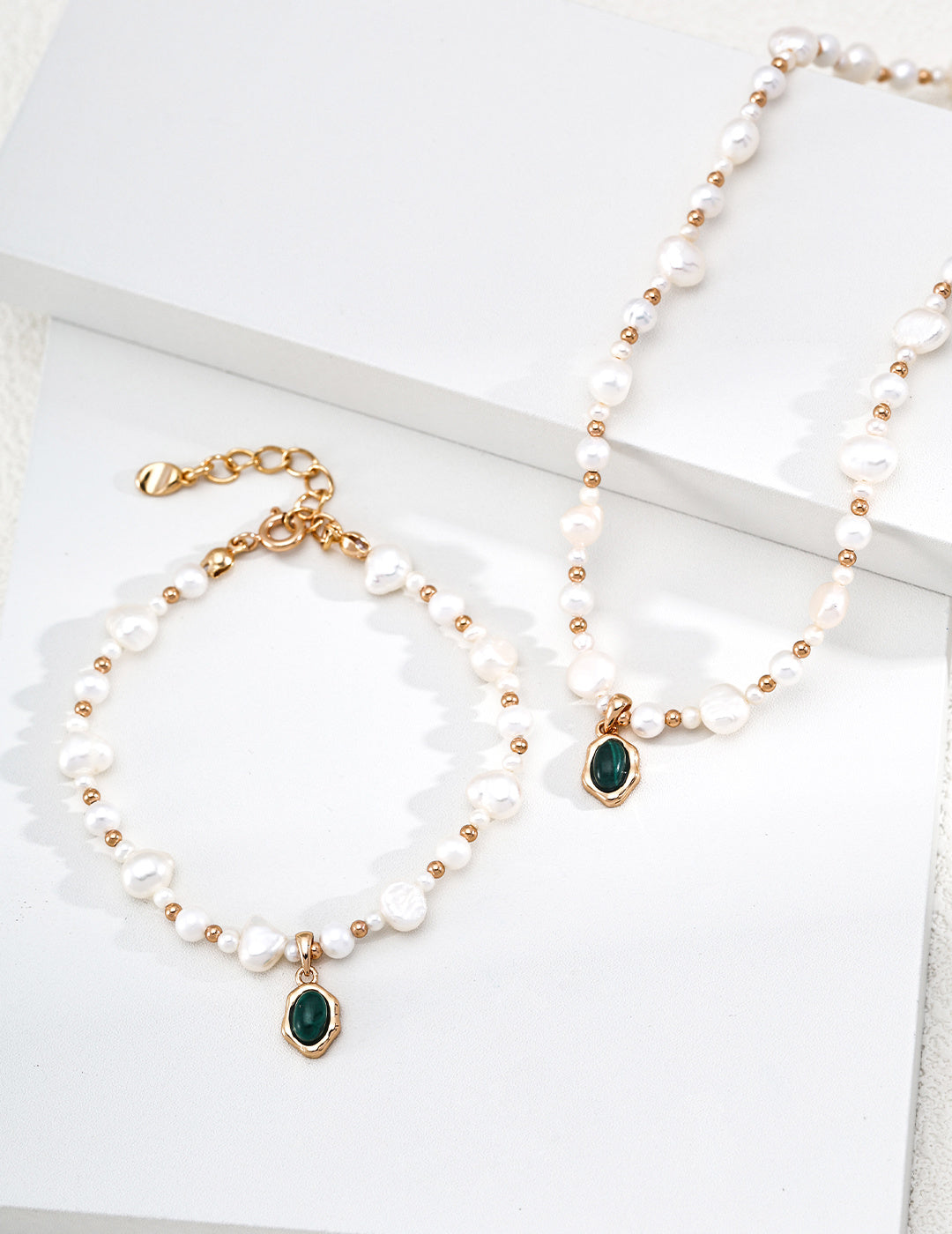 S925 Sterling Silver Natural Freshwater Pearl & Malachite Bracelet | Vintage Gold Flowing Series Adjustable Bracelet