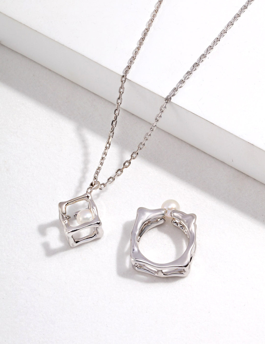 S925 Sterling Silver Geometric Cube Natural Pearl Pendant Necklace